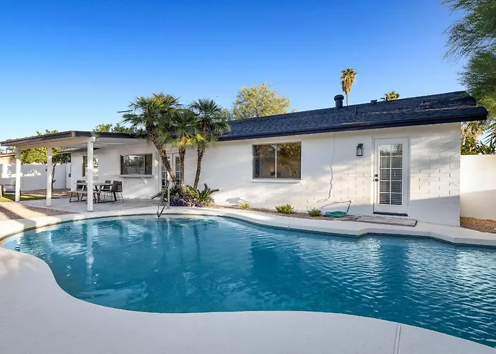 Holiday home Minutes From Shopping, Dining & Golf