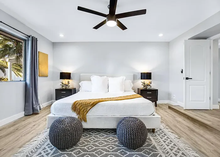 Minutes From Shopping, Dining & Golf