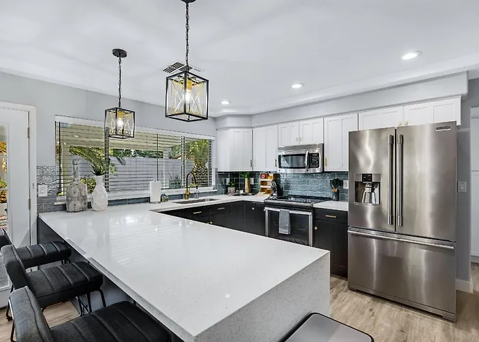 Minutes From Shopping, Dining & Golf *